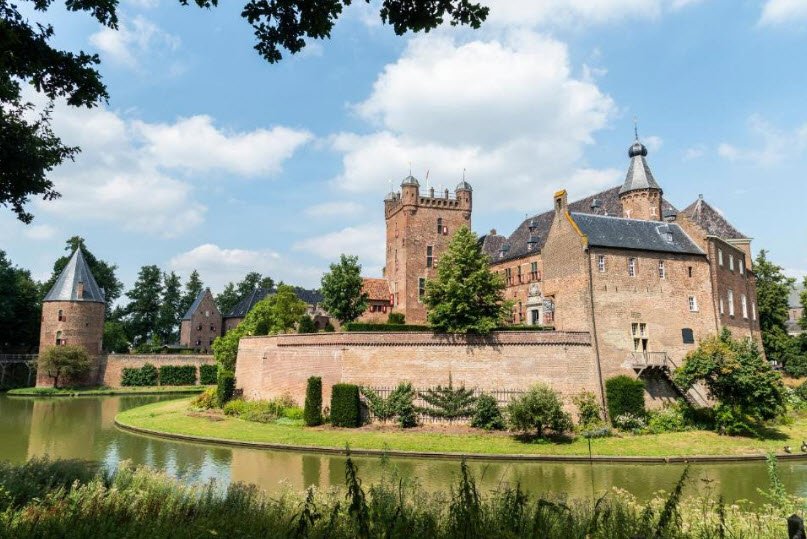 Kasteel Huis Bergh, Netherlands